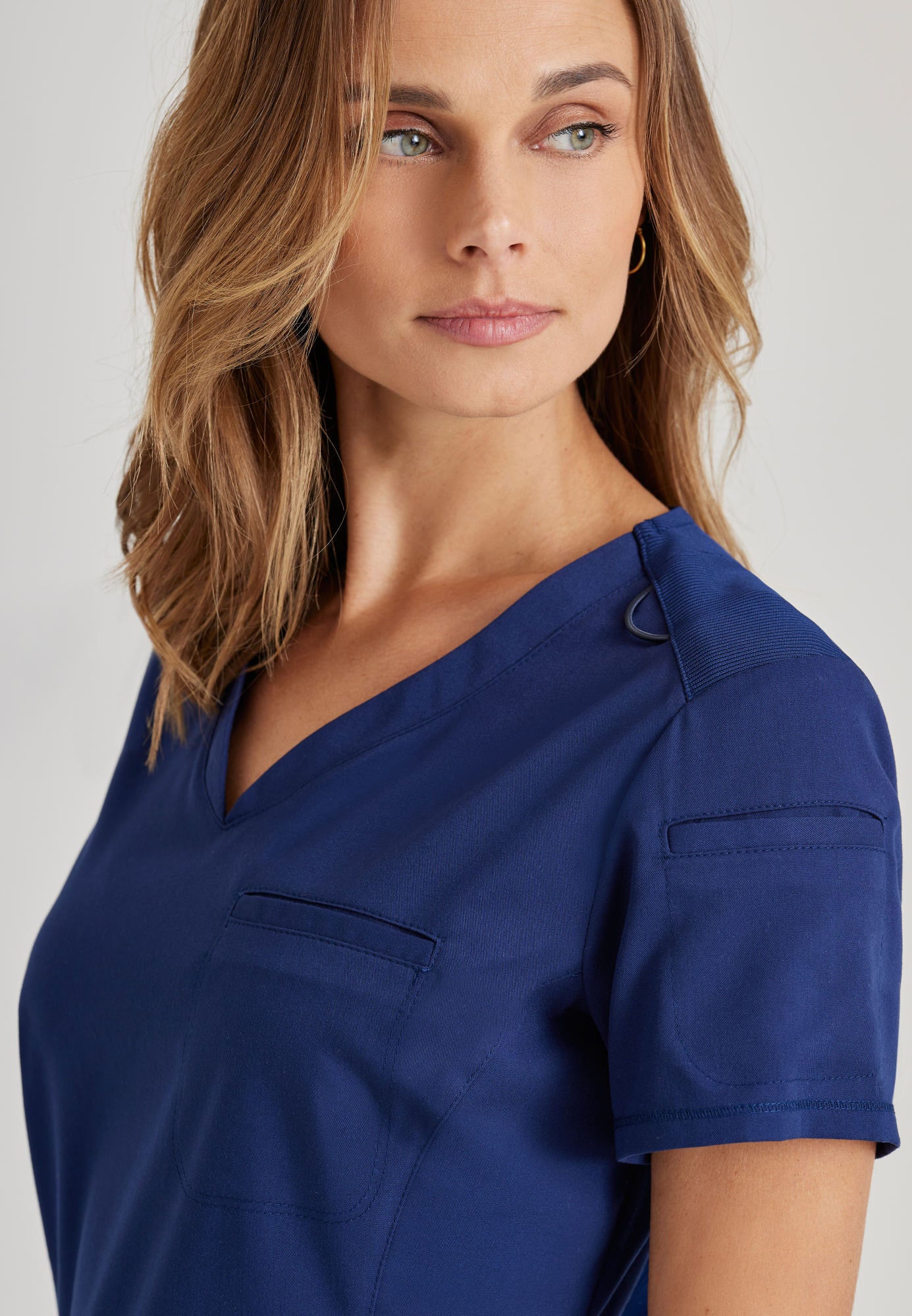 【専用出品】グレアナ、プライベートプラクティス Capri Tuck-in Top - Indigo | Grey's Anatomy Scrubs